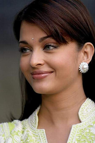 Aishwarya in no hurry to return to films